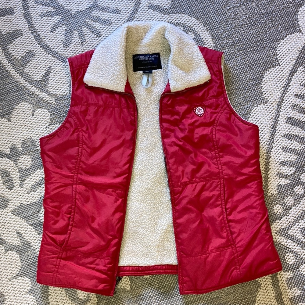 Red American Eagle Outfitters women’s vest.